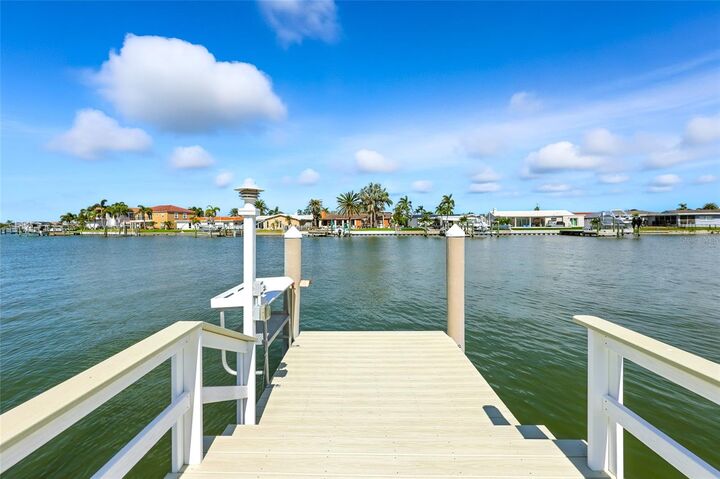 Property Photo:  543 Boca Ciega Point Boulevard N 2709  FL 33708 