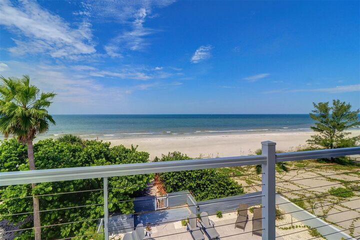Property Photo: 2 4th Avenue FL 33785