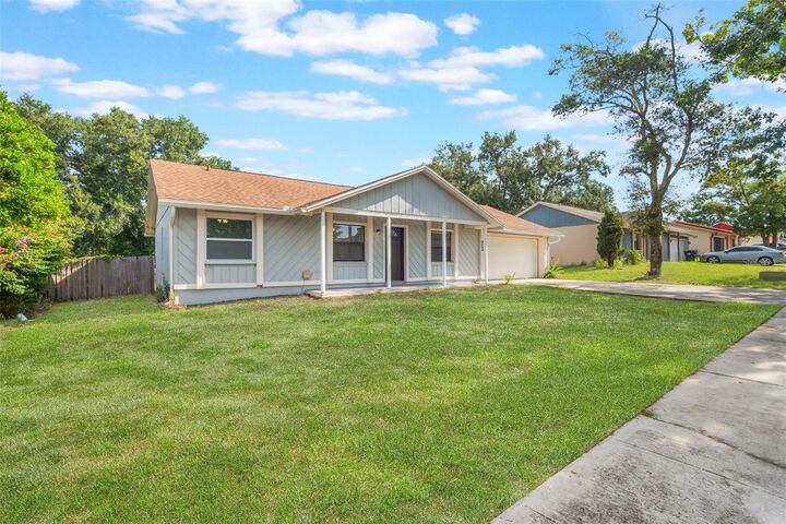 Property Photo: 6429 Jennifer Jean Drive FL 32818