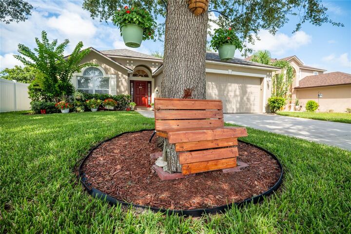 Property Photo: 2123 Anoka Way FL 34748