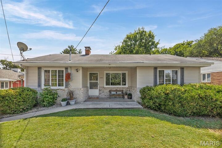 2303 W Delmar Avenue  Godfrey IL 62035 photo
