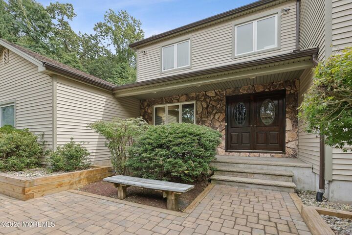 Property Photo:  7 Canyon Woods Court  NJ 07733 