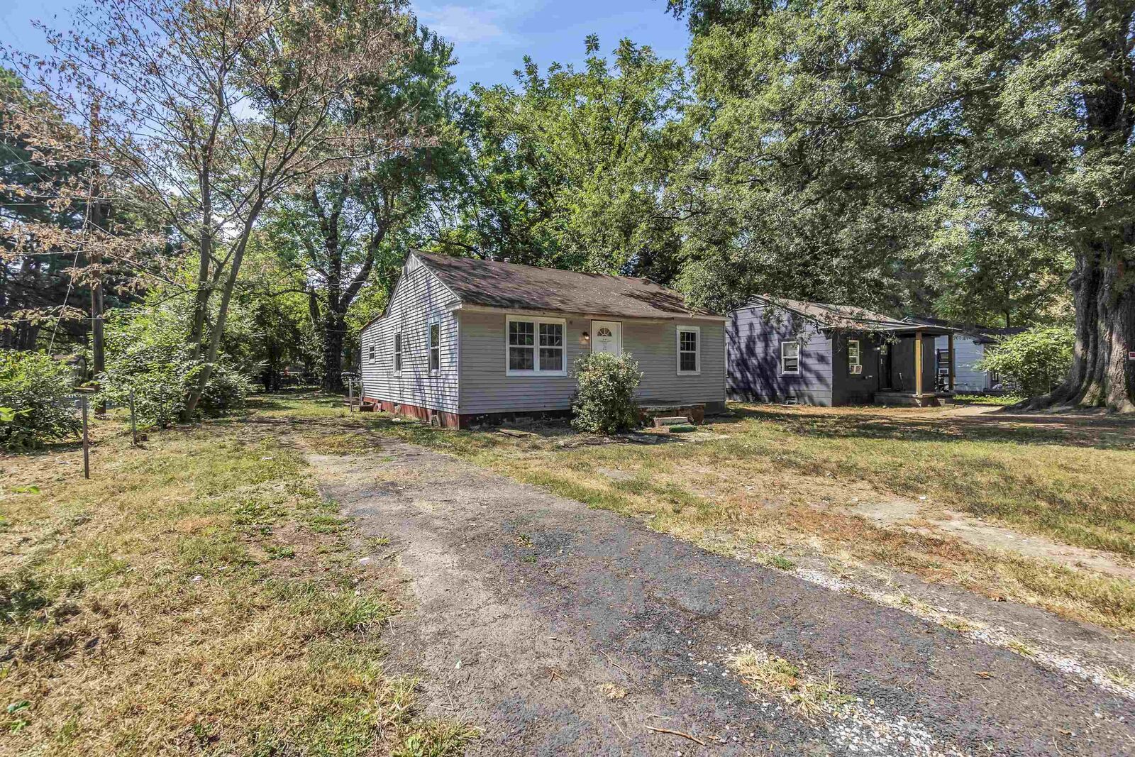 Property Photo:  1993 Dupont Ave  TN 38127 