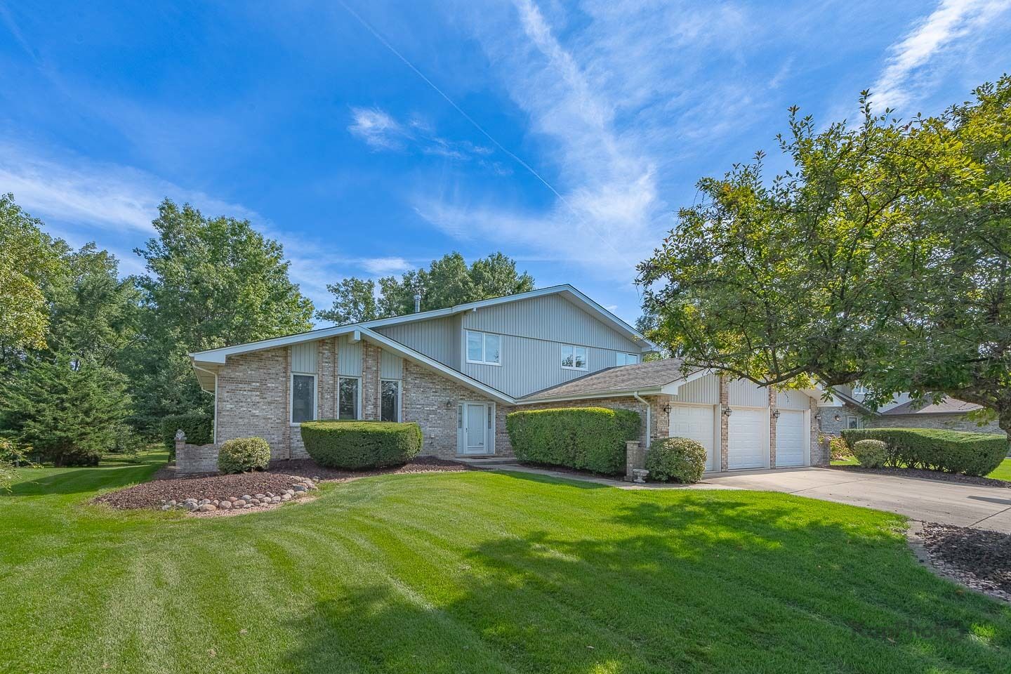 Property Photo:  11528 Brookwood Drive  IL 60467 