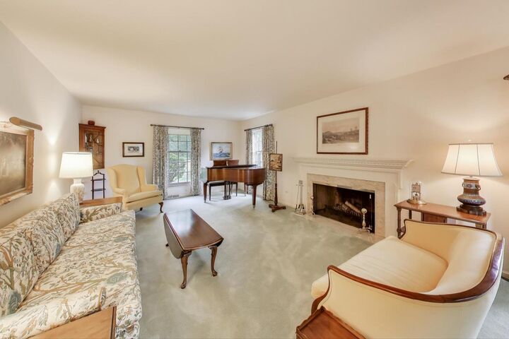 Property Photo:  1504 Wincanton Drive  IL 60015 