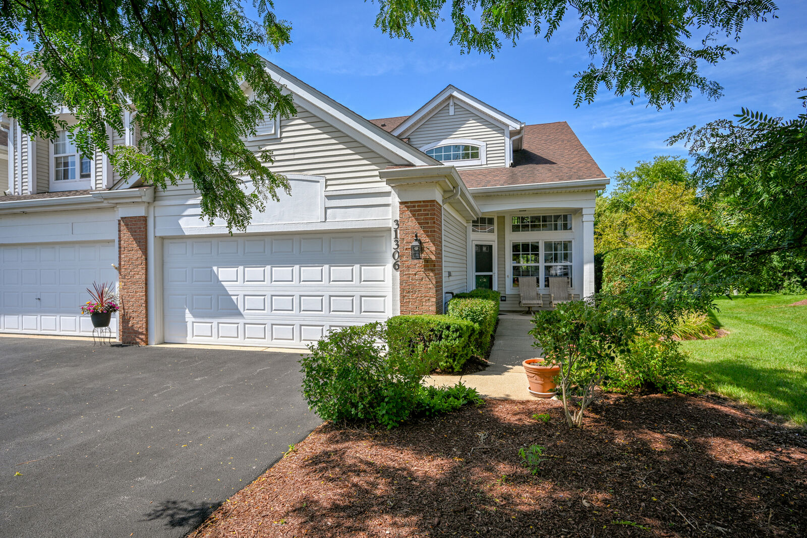 Property Photo: 31306 Kline Circle 0 IL 60555