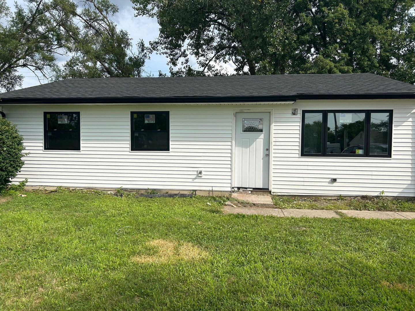 Property Photo:  1947 Yale Avenue  IL 60411 