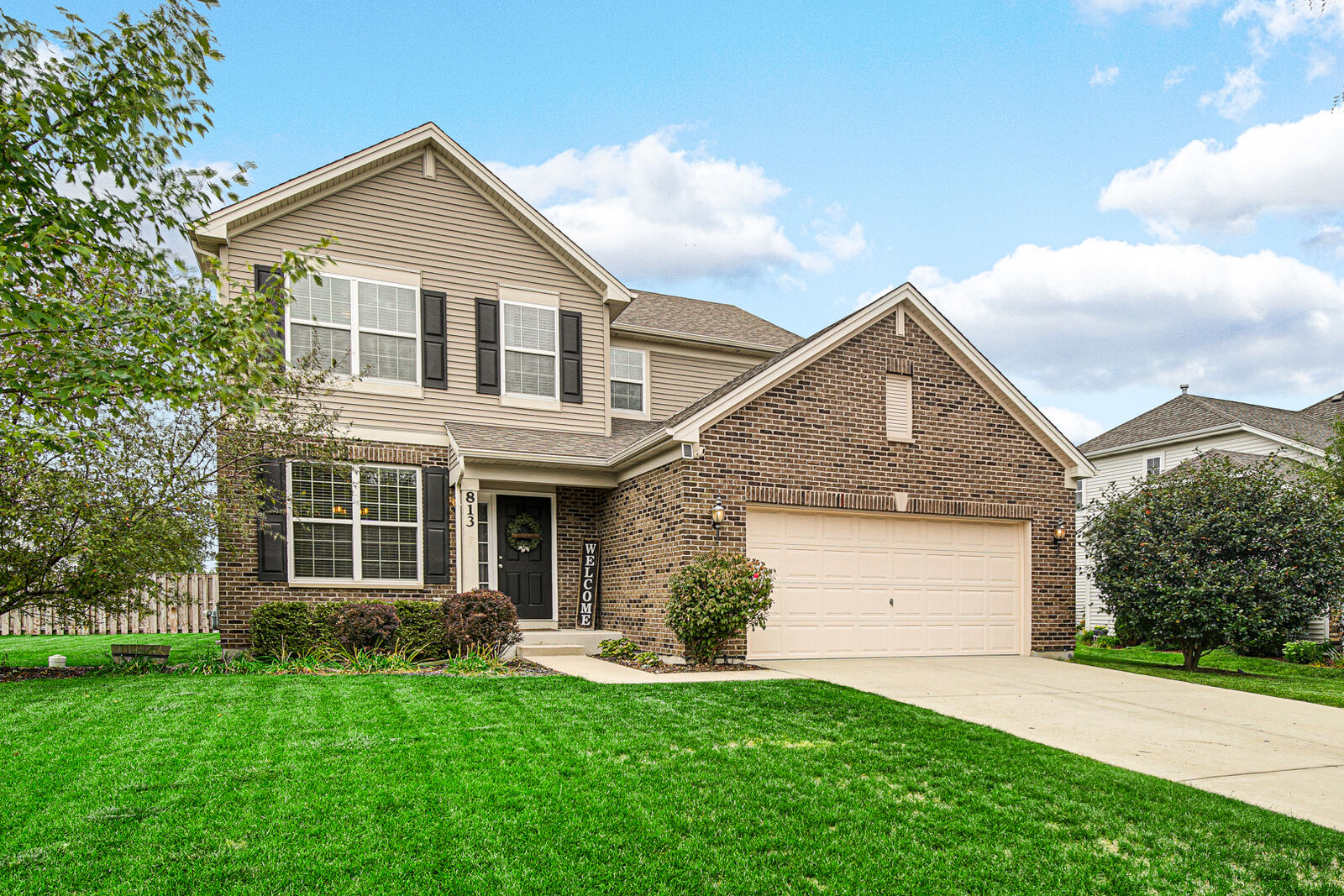 Property Photo: 813 Bittersweet Lane IL 60404