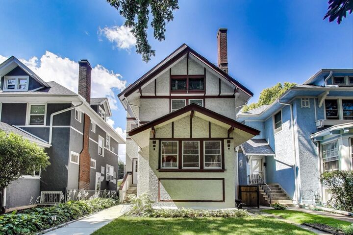 6628 N Bosworth Avenue  Chicago IL 60626 photo
