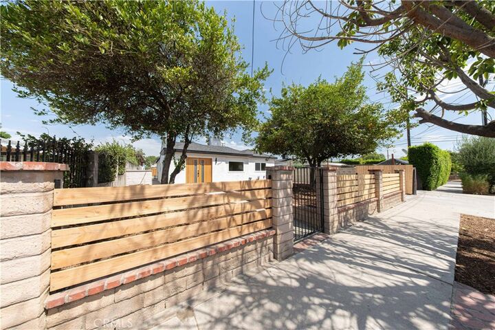 Property Photo:  9968 Lev Avenue  CA 91331 