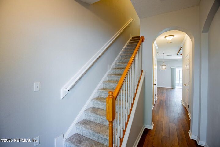 Property Photo: 721 Crystal Way FL 32065