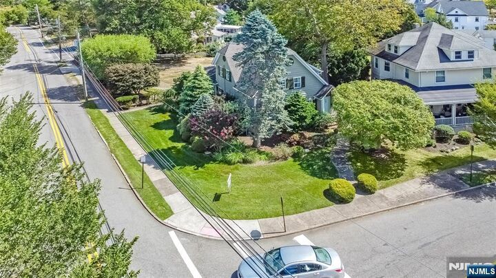 Property Photo:  11 Park Place  NJ 07675 