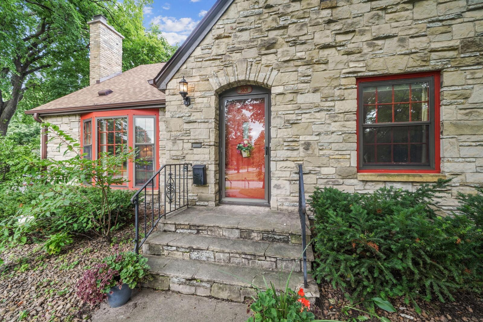 Property Photo: 5601 10th Avenue S MN 55417