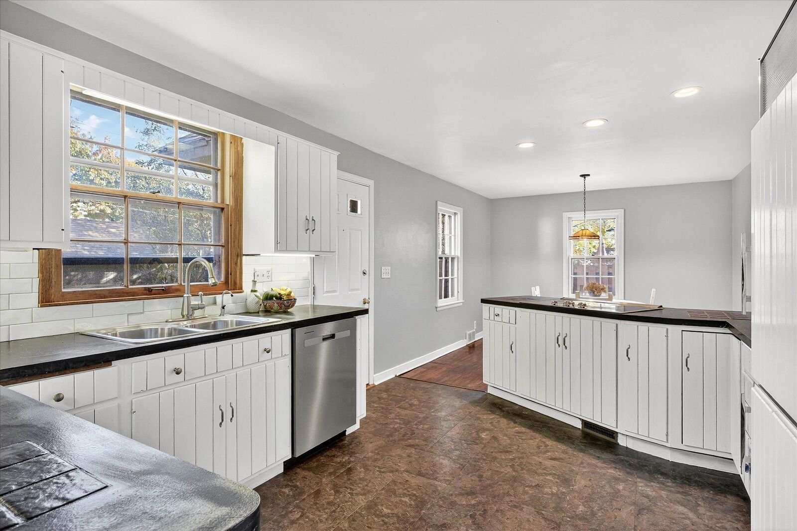 Property Photo:  5601 10th Avenue S  MN 55417 