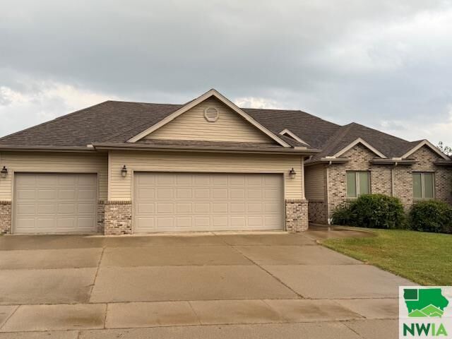 Property Photo:  430 Torbert Boulevard  IA 51001 