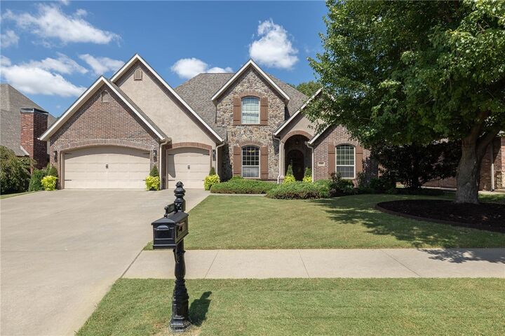 1204 SW Edinburgh Avenue  Bentonville AR 72713 photo