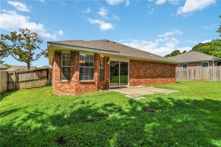 Property Photo: 1156 Oleander AR 72704