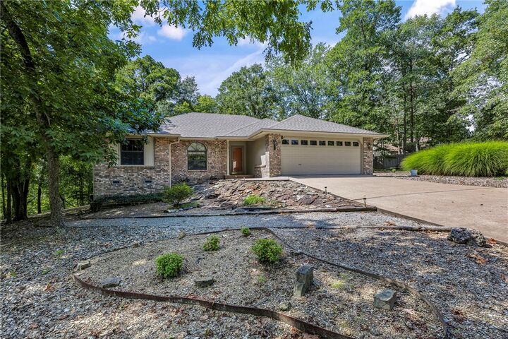 Property Photo:  8 Boyce Lane  AR 72715 
