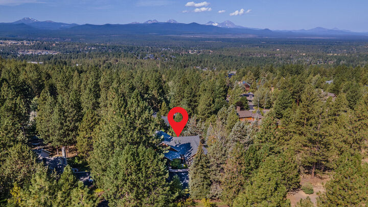 Property Photo:  2521 NW Coe Court  OR 97703 