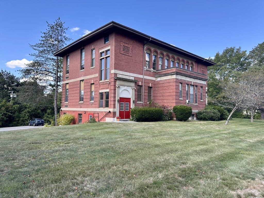 Property Photo:  1098 Stafford St 5  MA 01542