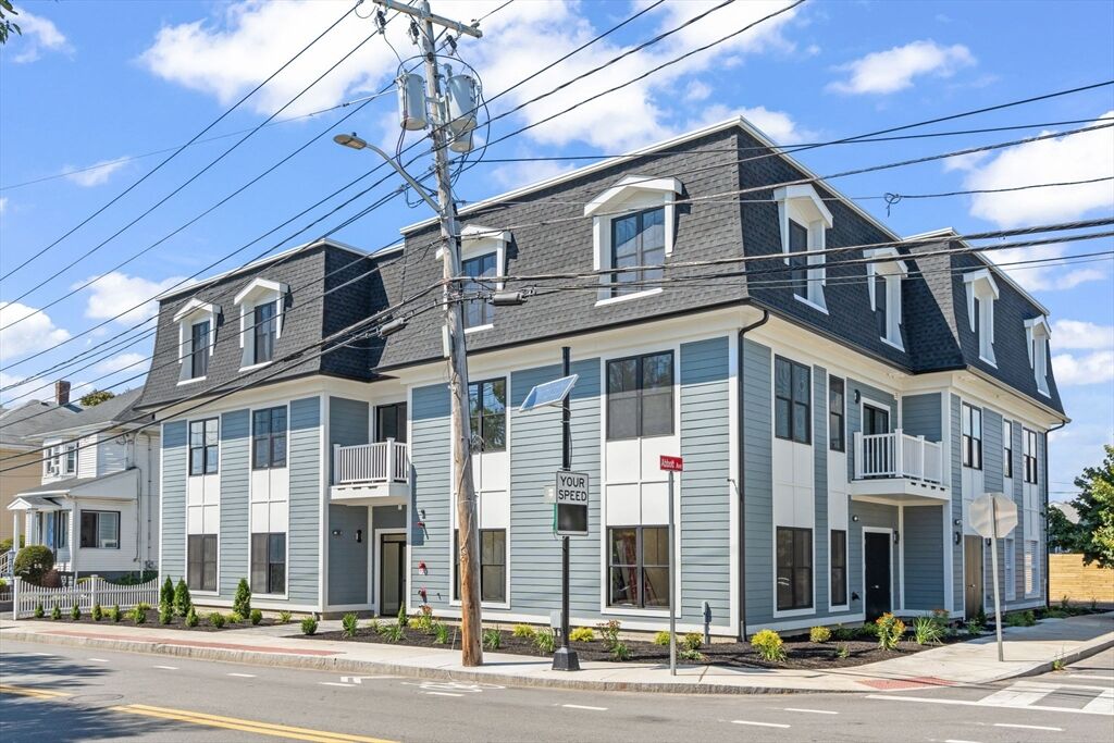 Property Photo: 260 Elm St MA 02149
