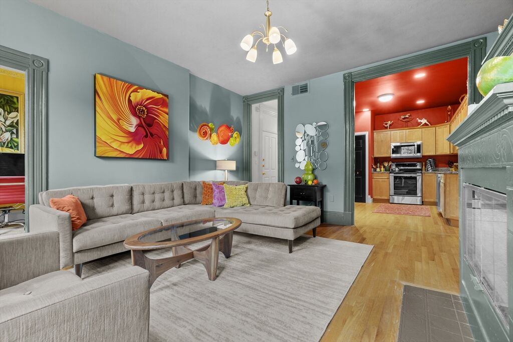 Property Photo:  274-276A Shawmut Ave 3  MA 02118 