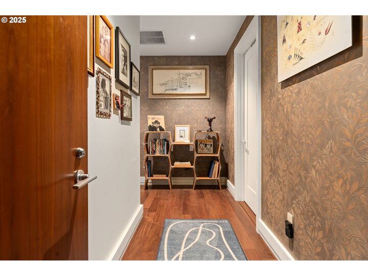 Property Photo: 311 NW 12th Ave 603 OR 97209
