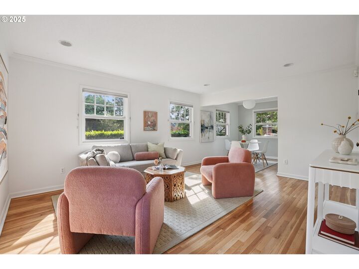 Property Photo:  2555 NW Savier St 2  OR 97210 