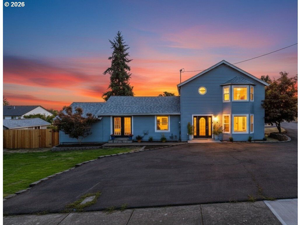 Property Photo: 174 Steelhammer Rd OR 97381