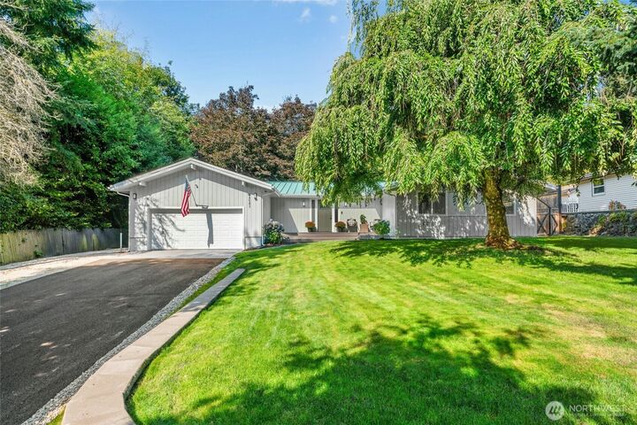 Property Photo: 14543 178th Avenue SE WA 98059