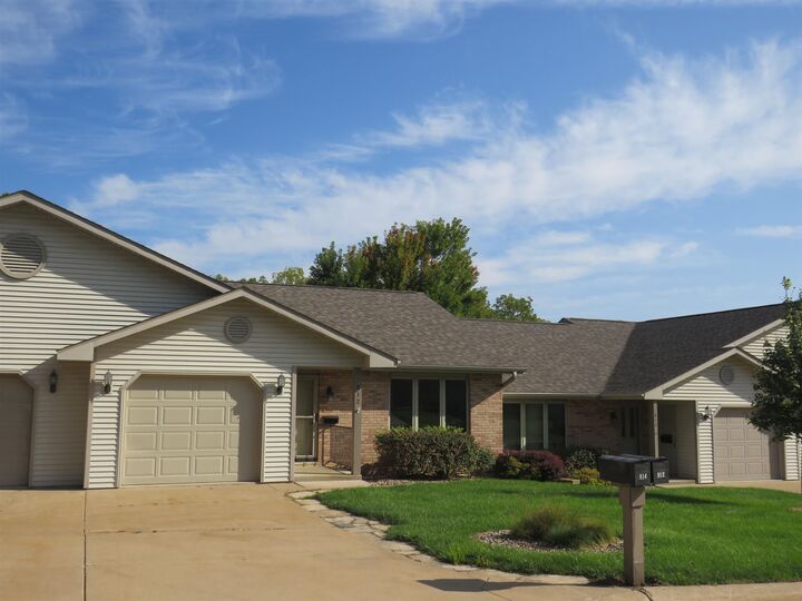 Property Photo: 812 Shadow Bluff Drive IL 61036