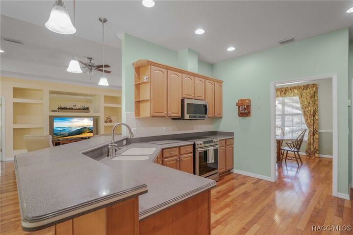 Property Photo: 315 N Cornish Point FL 34461