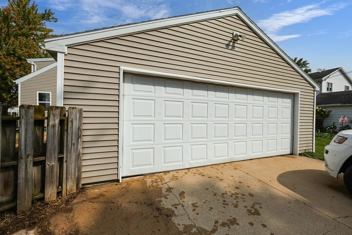 Property Photo: 421 W 10th Street WI 54130