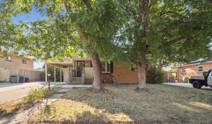 Property Photo: 2529 S Utica Street CO 80219