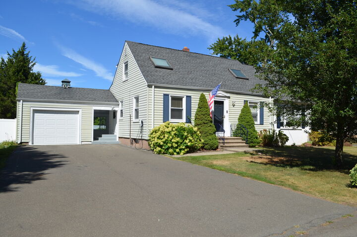 35 Belvedere Road  North Haven CT 06473 photo