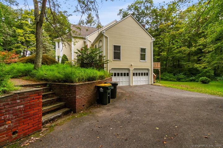 Property Photo:  5 Hidden Brook Drive  CT 06804 