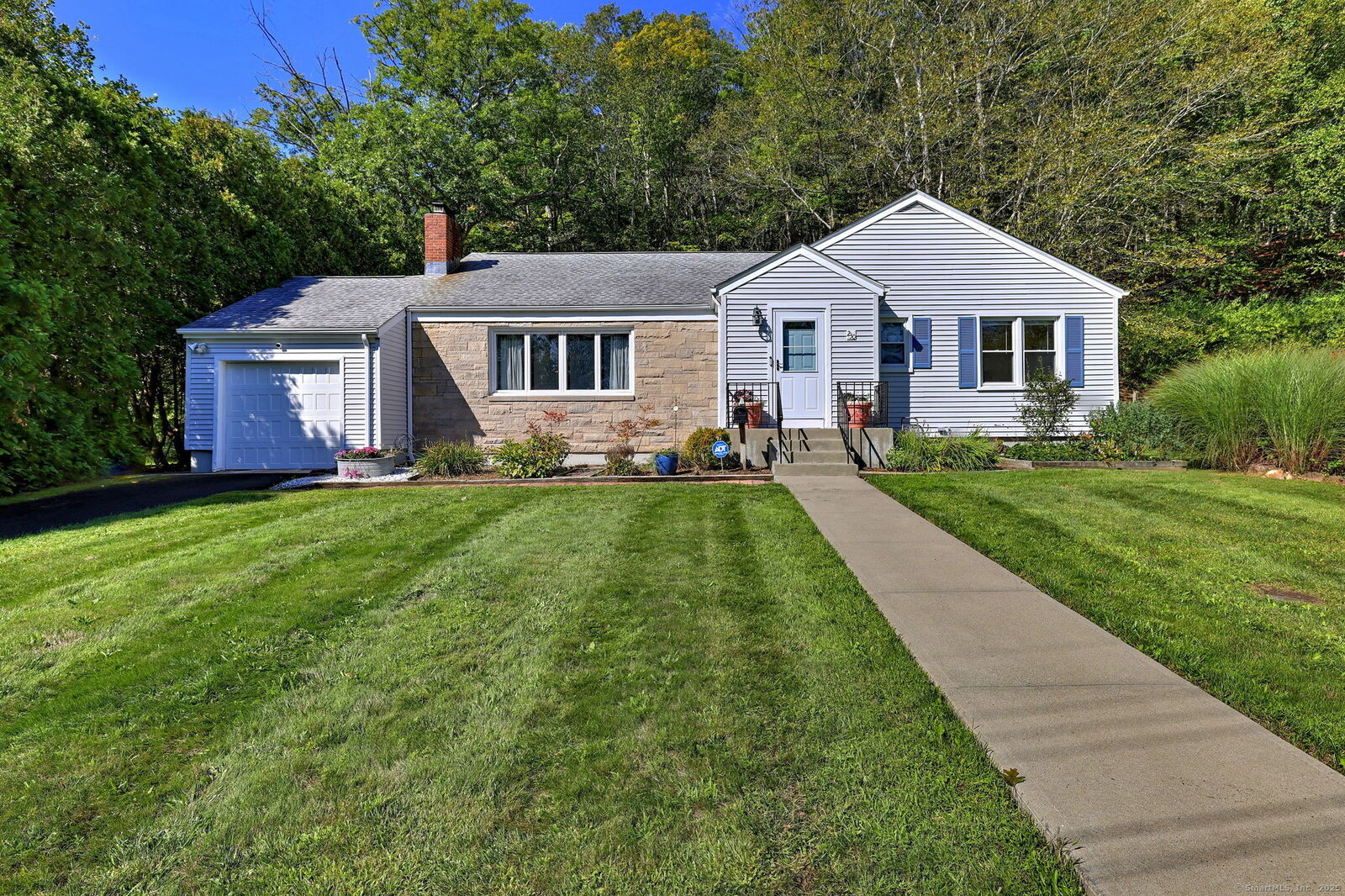 Property Photo:  230 Curtis Drive  CT 06515 