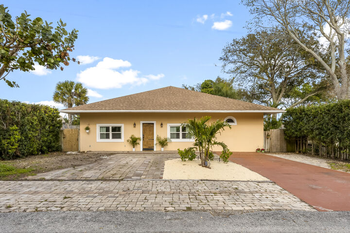1987 Highland Avenue  Melbourne FL 32935 photo