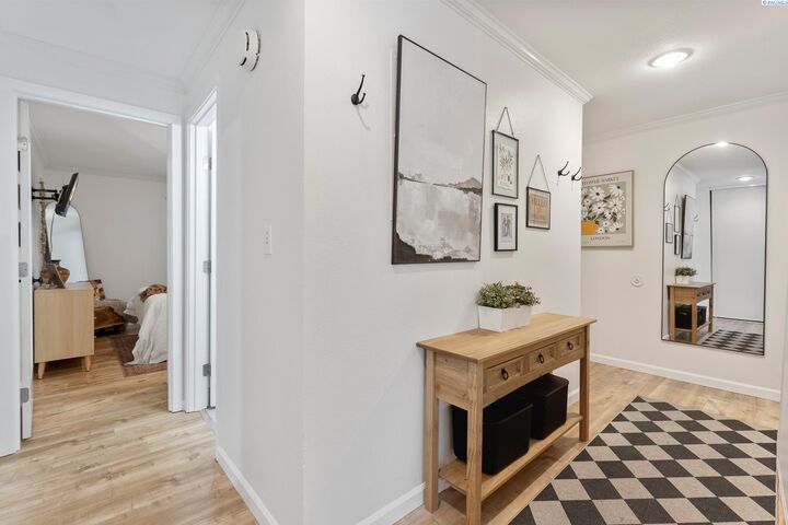 Property Photo: 303 Gage Blvd. #304 WA 99352
