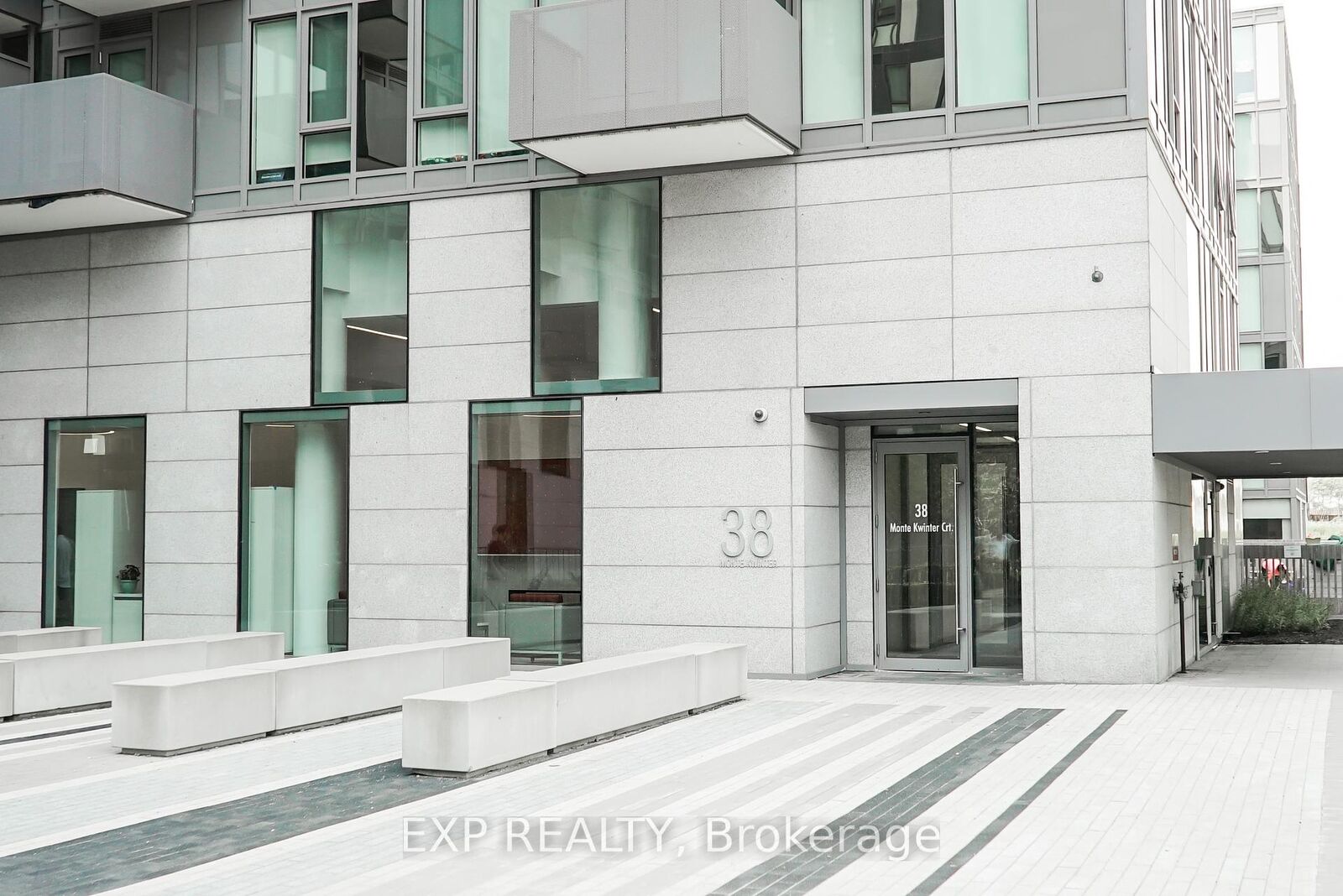 Property Photo:  38 Monte Kwinter Court 1106  ON M3H 0E2 