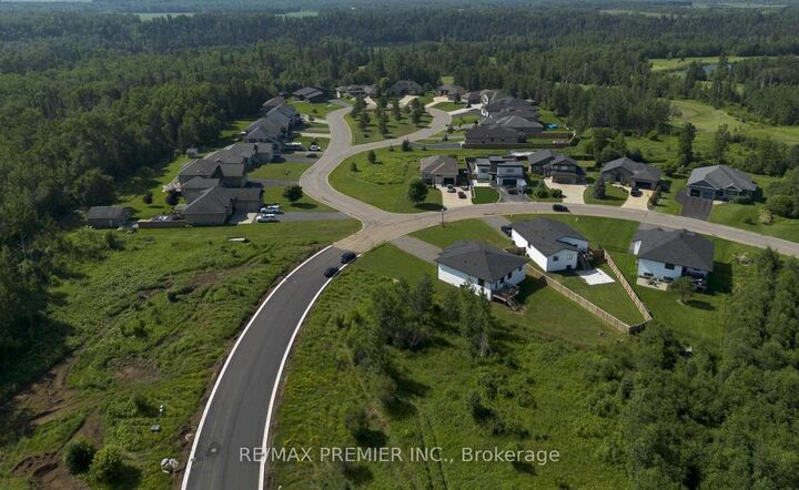 Property Photo:  2980 King George'S Park Drive  ON P7K 0S4 