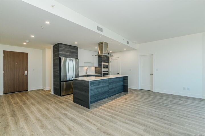 Property Photo: 1628 Store St 905 BC V8W 0H1