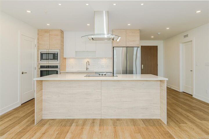 Property Photo: 1628 Store St 902 BC V8W 0H1