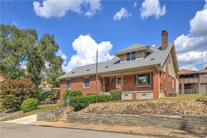 Property Photo: 2426 Cronemeyer Ave PA 15212
