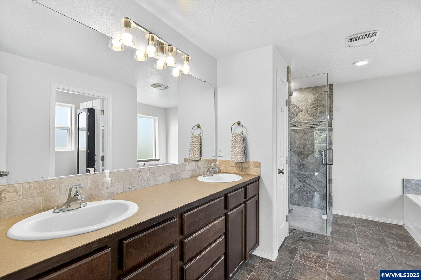 Property Photo:  905 Ike Mooney Rd NE  OR 97381 