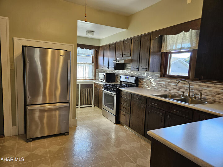 Property Photo: 305 Shelley Avenue PA 16602