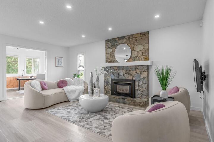 Photo de la propriété:  3515 Richmond Street  BC V7E 2W2 