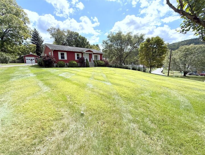 Property Photo:  8 Banford Road  NY 13901 