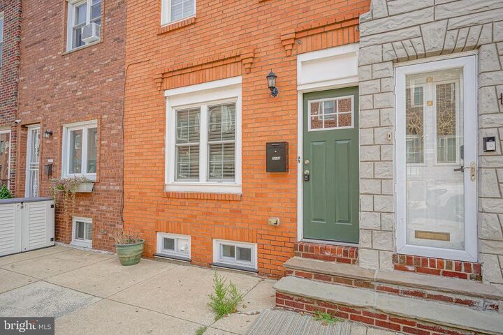 2545 S Warnock Street  Philadelphia PA 19148 photo