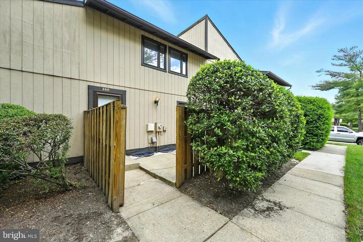 380 West Court  Glen Burnie MD 21061 photo